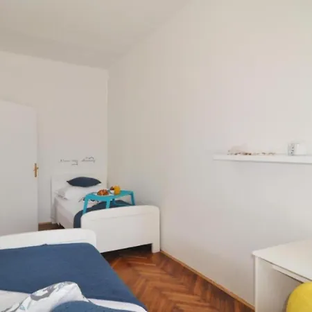 Apartment Carmen *